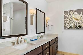 Waterdance House 4 Bedroom Home by RedAwning