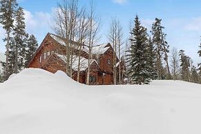 Waterdance House 4 Bedroom Home by RedAwning