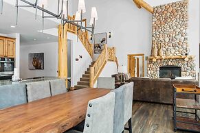 Waterdance House 4 Bedroom Home by RedAwning