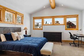 Waterdance House 4 Bedroom Home by RedAwning