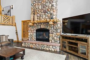 Waterdance House 4 Bedroom Home by RedAwning