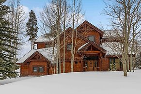 Waterdance House 4 Bedroom Home by RedAwning