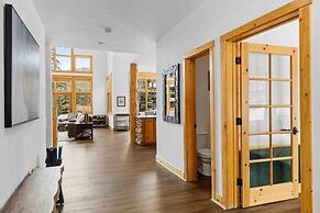 Waterdance House 4 Bedroom Home by RedAwning