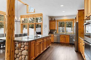 Waterdance House 4 Bedroom Home by RedAwning