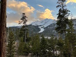 Waterdance House 4 Bedroom Home by RedAwning