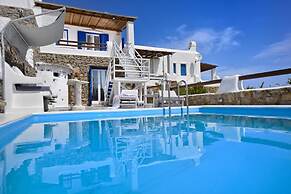 Fulfill your Holiday Dreams at Mikonos