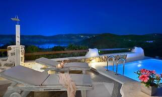 Fulfill your Holiday Dreams at Mikonos