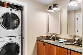 Passage Point 405 3 Bedroom Condo