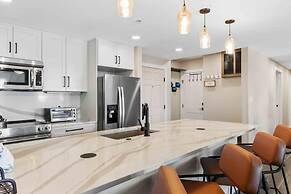 Passage Point 405 3 Bedroom Condo