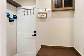 Passage Point 405 3 Bedroom Condo