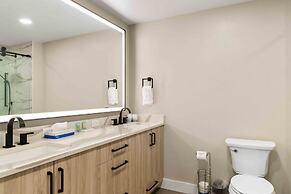 Passage Point 405 3 Bedroom Condo