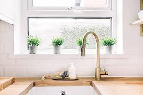 Luxury Designer 4-bed Home in the Heart of Belfast