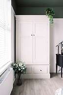 Luxury Designer 4-bed Home in the Heart of Belfast