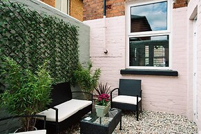 Luxury Designer 4-bed Home in the Heart of Belfast