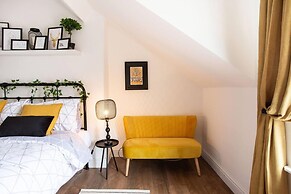 Luxurious 4-bedroom Home on Trendy Ormeau, Belfast