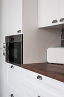 Luxurious 4-bedroom Home on Trendy Ormeau, Belfast