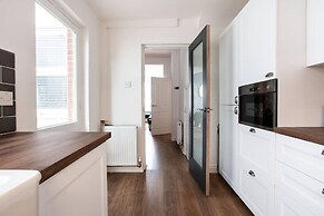 Luxurious 4-bedroom Home on Trendy Ormeau, Belfast