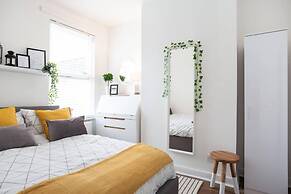 Luxurious 4-bedroom Home on Trendy Ormeau, Belfast