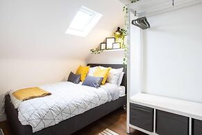 Luxurious 4-bedroom Home on Trendy Ormeau, Belfast