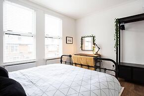 Luxurious 4-bedroom Home on Trendy Ormeau, Belfast