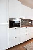 Luxurious 4-bedroom Home on Trendy Ormeau, Belfast