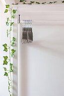 Luxurious 4-bedroom Home on Trendy Ormeau, Belfast