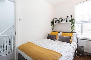 Luxurious 4-bedroom Home on Trendy Ormeau, Belfast