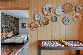 Folwark Rafałówka by Renters