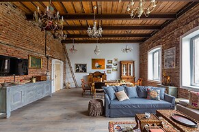 Folwark Rafałówka by Renters