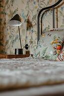 Folwark Rafałówka by Renters