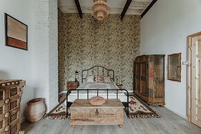 Folwark Rafałówka by Renters