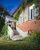 Folwark Rafałówka by Renters