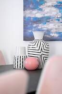 Spacious 4BD House w Pool in Hezliya