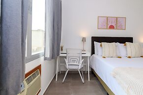 Local 102 Apartment