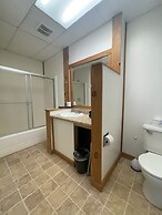 Park Motel and Cabins