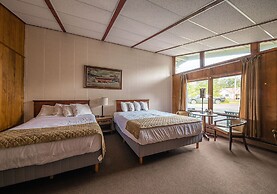 Park Motel and Cabins