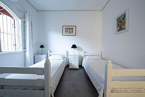 4 quartos piscina 350 m praia