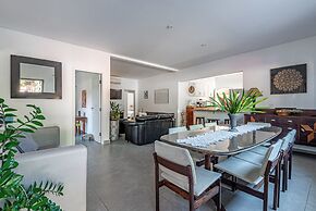 4 quartos piscina 350 m praia