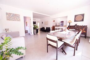 4 quartos piscina 350 m praia