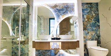 The Moon Boutique Hotel Cat Ba