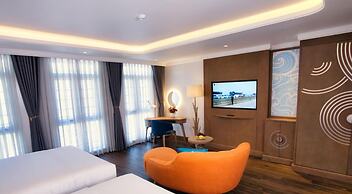 The Moon Boutique Hotel Cat Ba