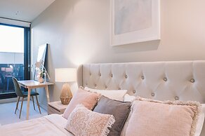 Molly's Little Apartments