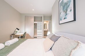 Molly's Little Apartments