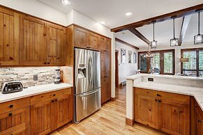 Ski-in/ski-out 2 Br Condo, Heart Of Bachelor Gulch 2 Bedroom Condo by 