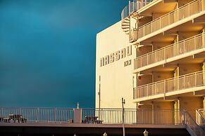 Nassau Inn Beachfront