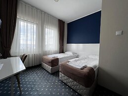 Hotel Safir Babice