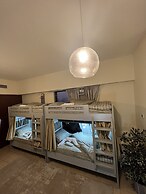 Robin Beach Hostel JBR