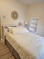 Sunflower Guest Suites