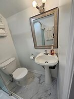 Sunflower Guest Suites