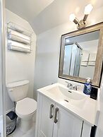 Sunflower Guest Suites